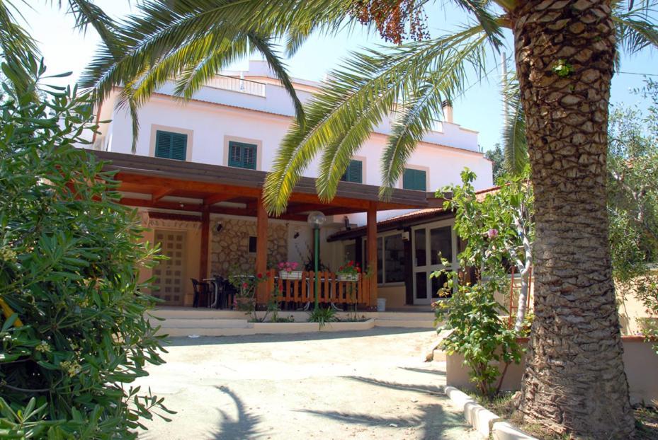 Hotel Incontro Peschici Kültér fotó